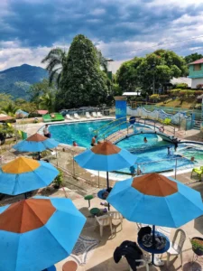Club Rayito de Sol: Escapada de Clima Cálido y Piscina Cerca a Bogotá